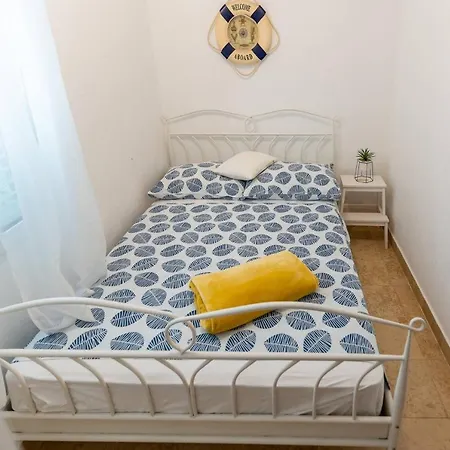 Captains House 2 *